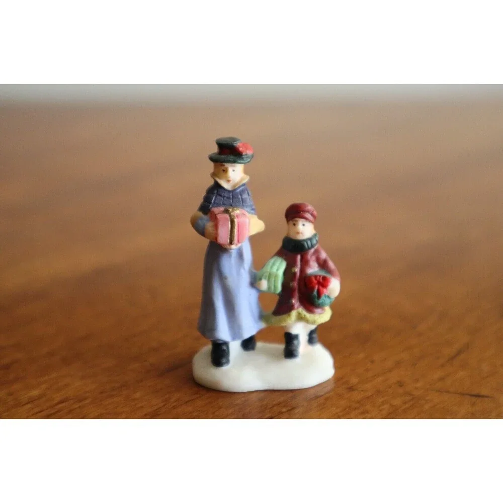 Christmas Village Figurine Child Girl Mother Nanny Woman Gifts Present Wreath 2